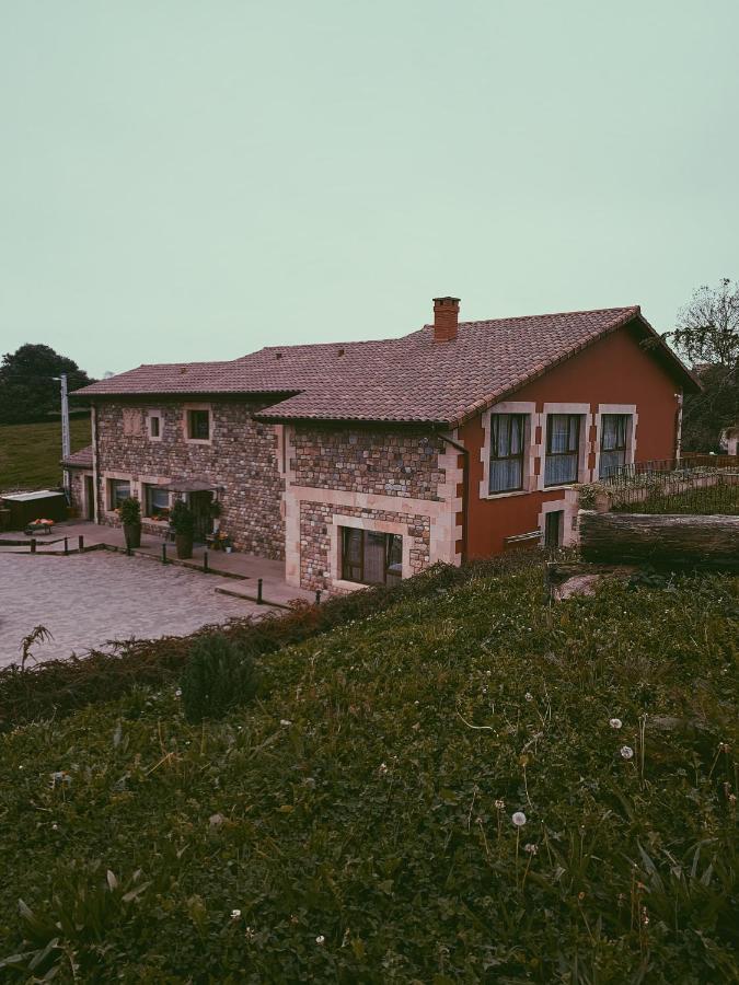 Agroturismo La Fuentona De Santillana *